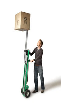 LM75E Tiller®-liftmobile with extension mast in action