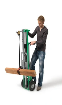 LM75LH Tiller®-liftmobile with mulitfunctional hook in action